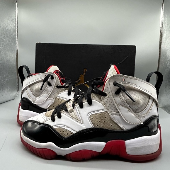 NIB Nike GS Jumpman Two Trey BLACK/UNIVERSITY RED/BLACK/WHITE DQ8431 106 - Picture 4 of 8